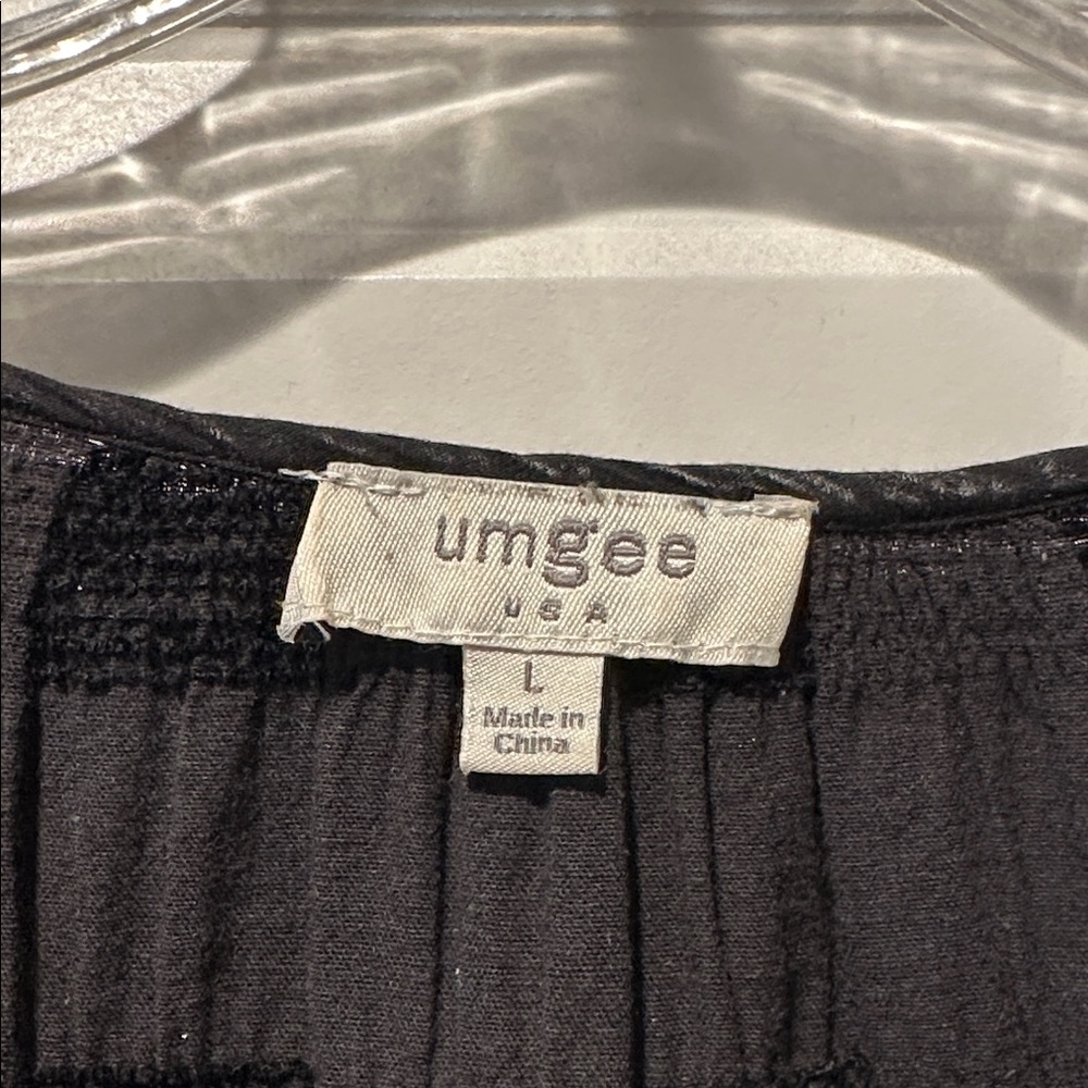 Umgee Black Textured Blouse with Tie Neck - Picture 2 of 8
